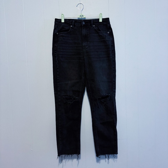 American Eagle Ripped Mom Jeans Size 8 - Picture 1 of 3
